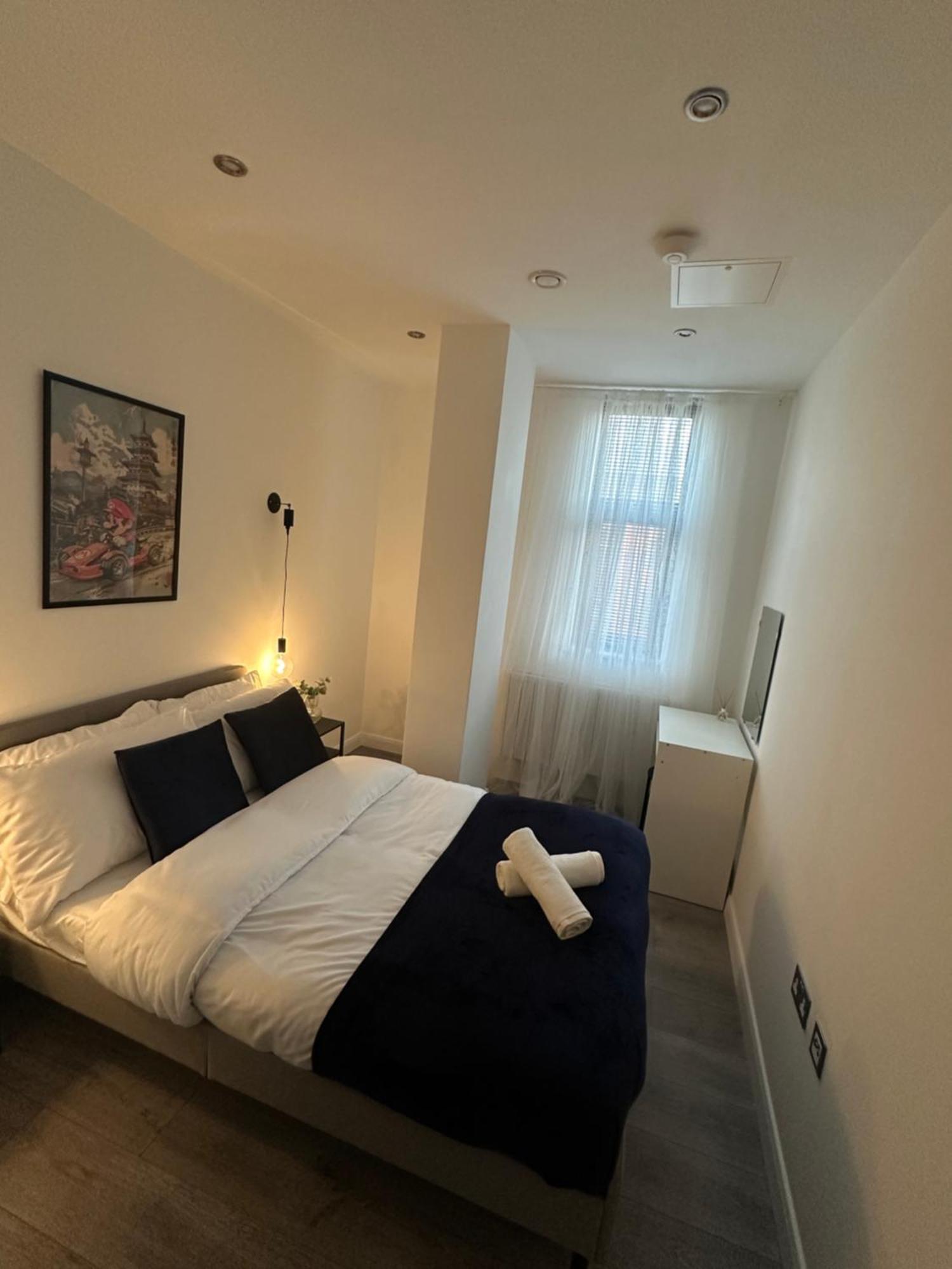 Retro Suite A Luxury Apartment With King Size Bed Wii Games And Entertainment Leicester Bagian luar foto